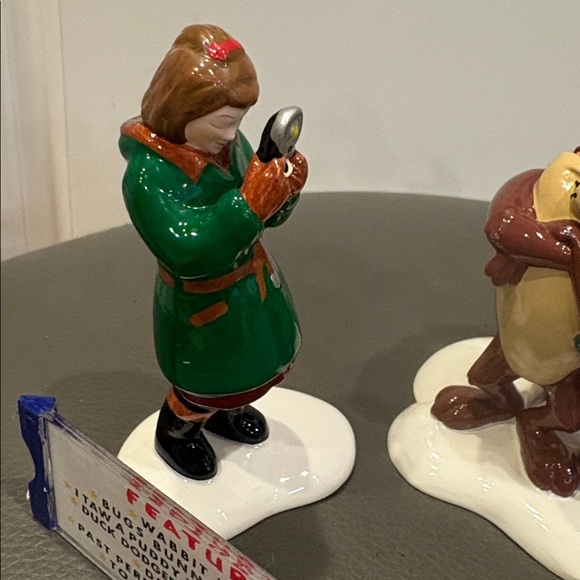 Dept 56 The Looney Tunes Animation Film Festival The Original Snow Village 54983 - Picture 9 of 14